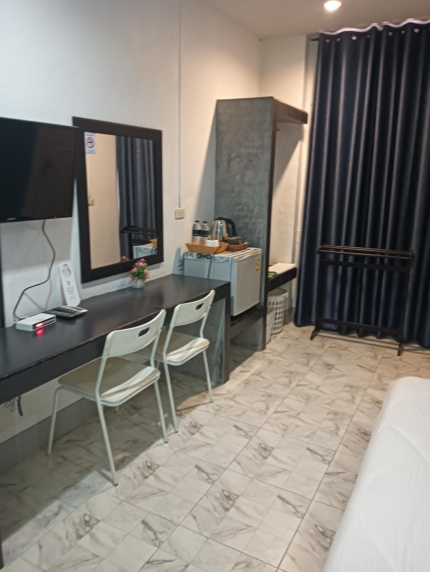 Krabi Nemo House Hostel Ao Nang Екстериор снимка